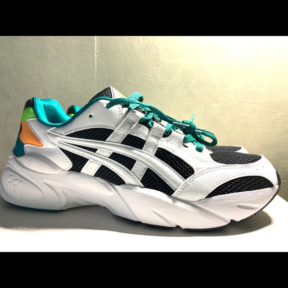 ASICS - Picture 7 of 13